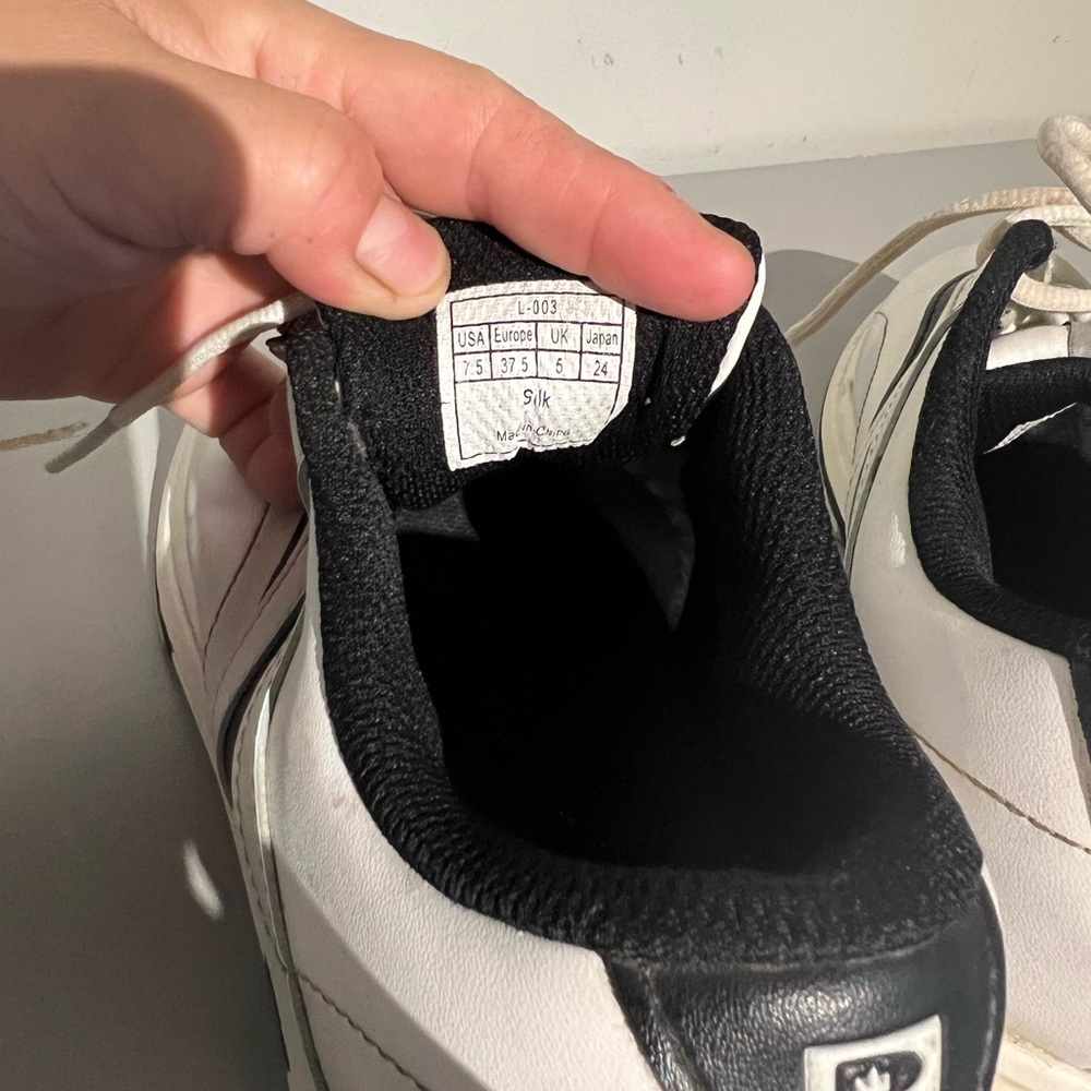 Women’s Brunswick bowling shoes white black size 7.5 - Picture 3 of 6
